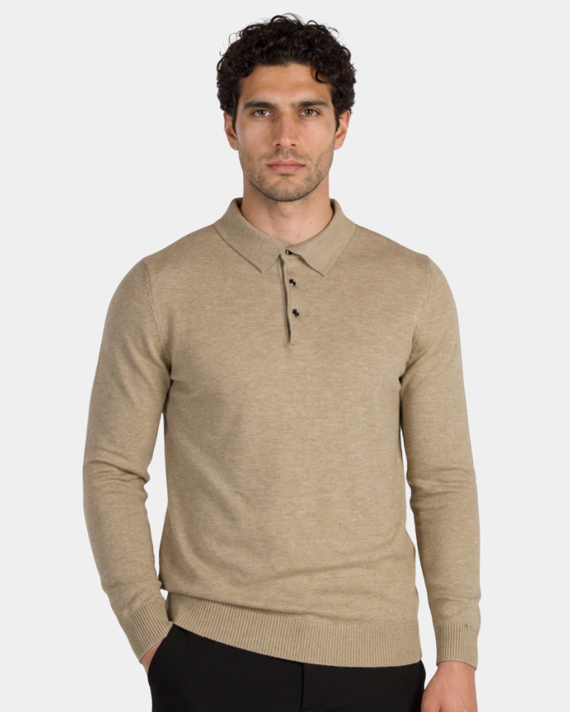 Minimalist luxury beige knit polo in soft cashmere-wool. Slim fit with a ribbed hem and classic three-button collar.